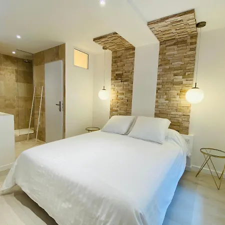Feel@home Nemausus « Le 11 » Ним