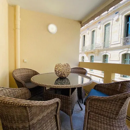 Апартаменты Feel@home Nemausus « Le 11 » Ним