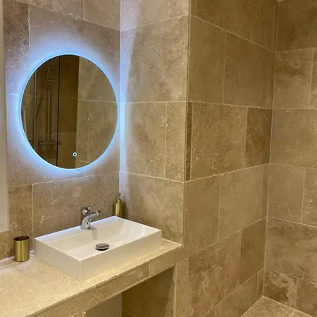 Daire Feel@home Nemausus « Le 11 »